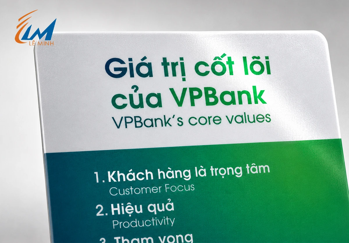In thẻ nhân viên ngân hàng